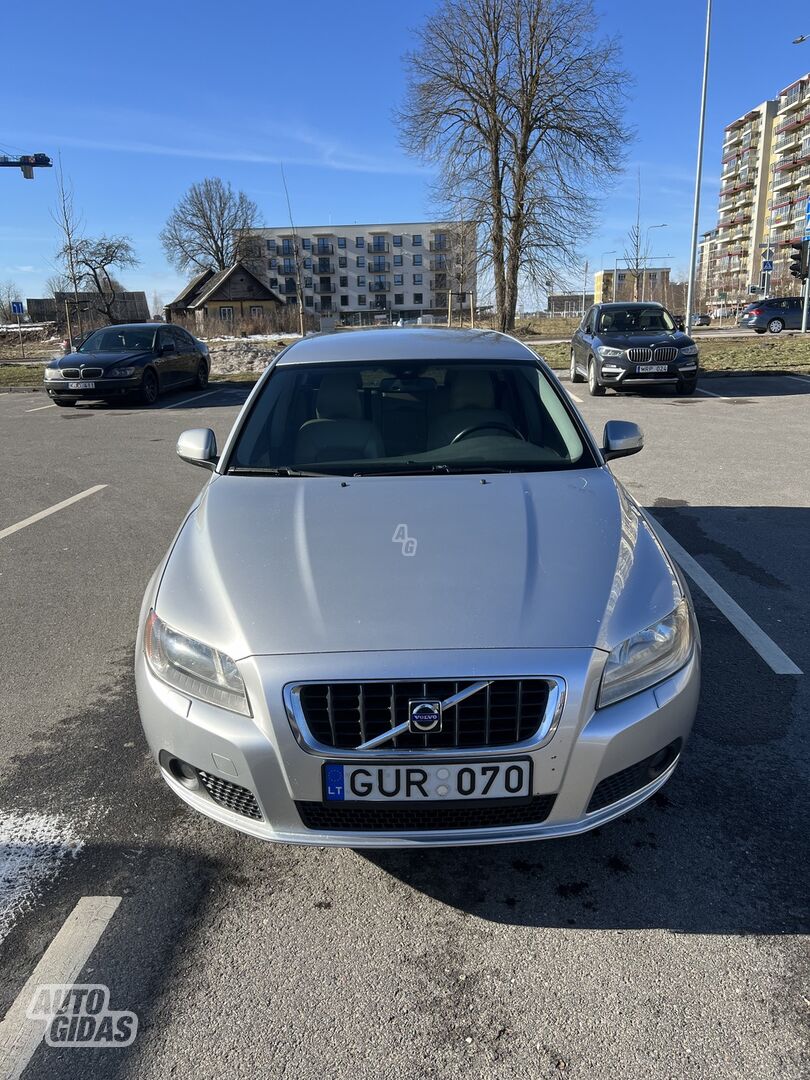 Volvo V70 2009 y Wagon