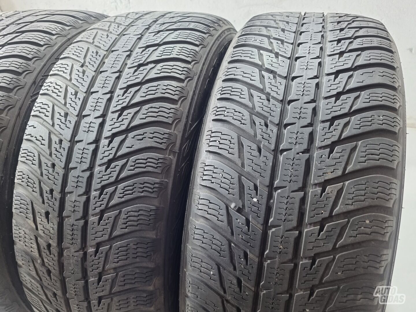 Nokian 3-4mm R18 зимние шины для автомобилей