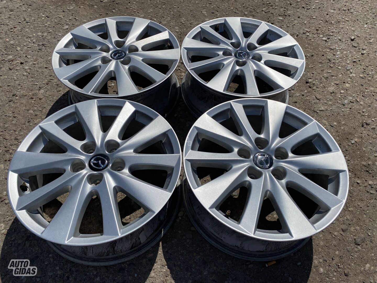 Mazda Siunciam, 7.5J ET50 light alloy R17 rims