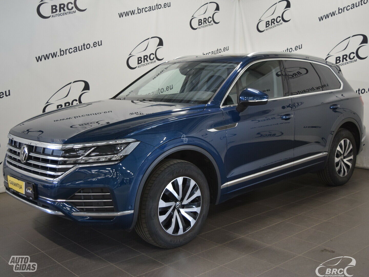 Volkswagen Touareg V6 TDI A/T 2021 y