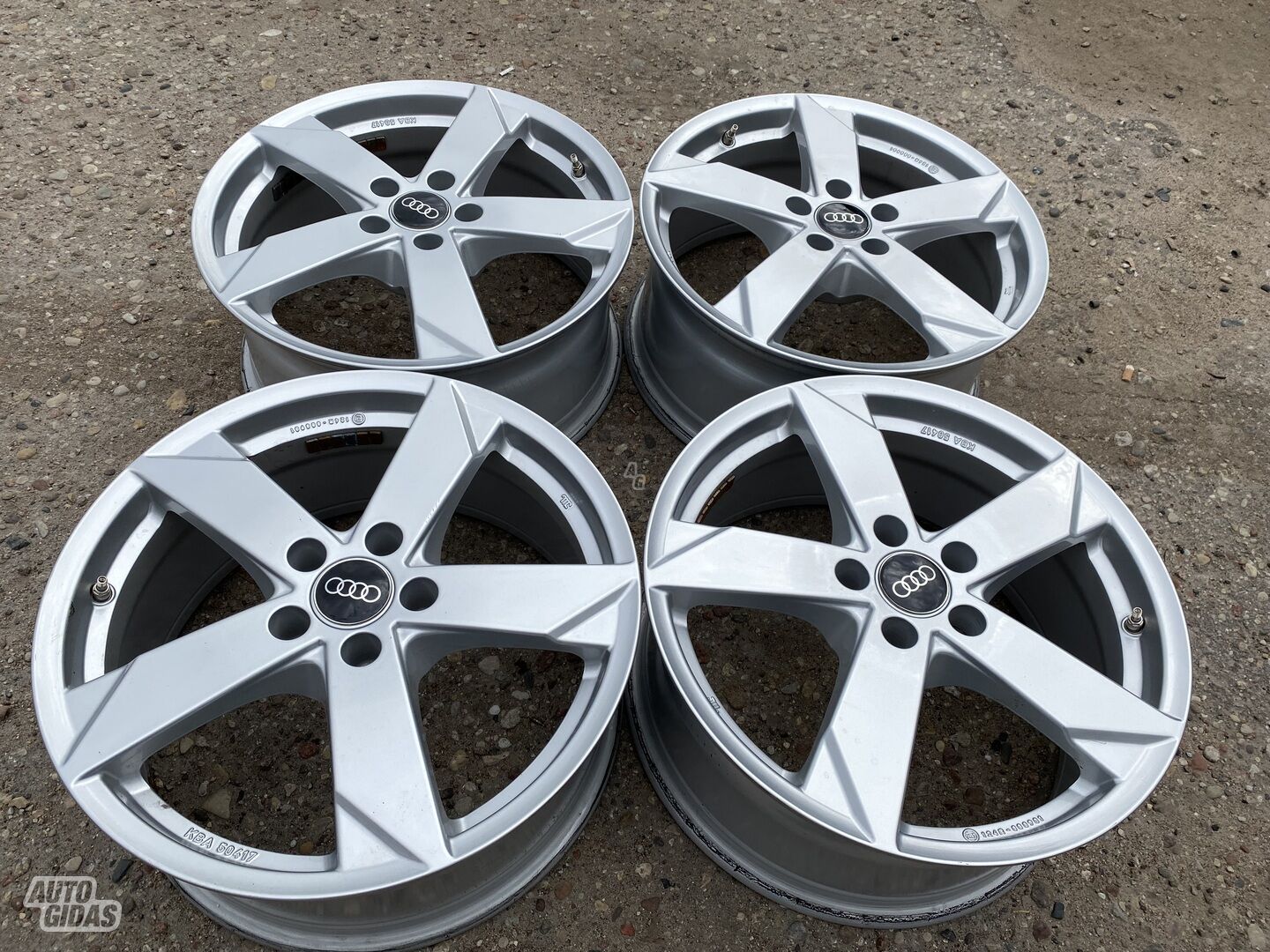 Audi Siunciam, 8J ET40 light alloy R18 rims