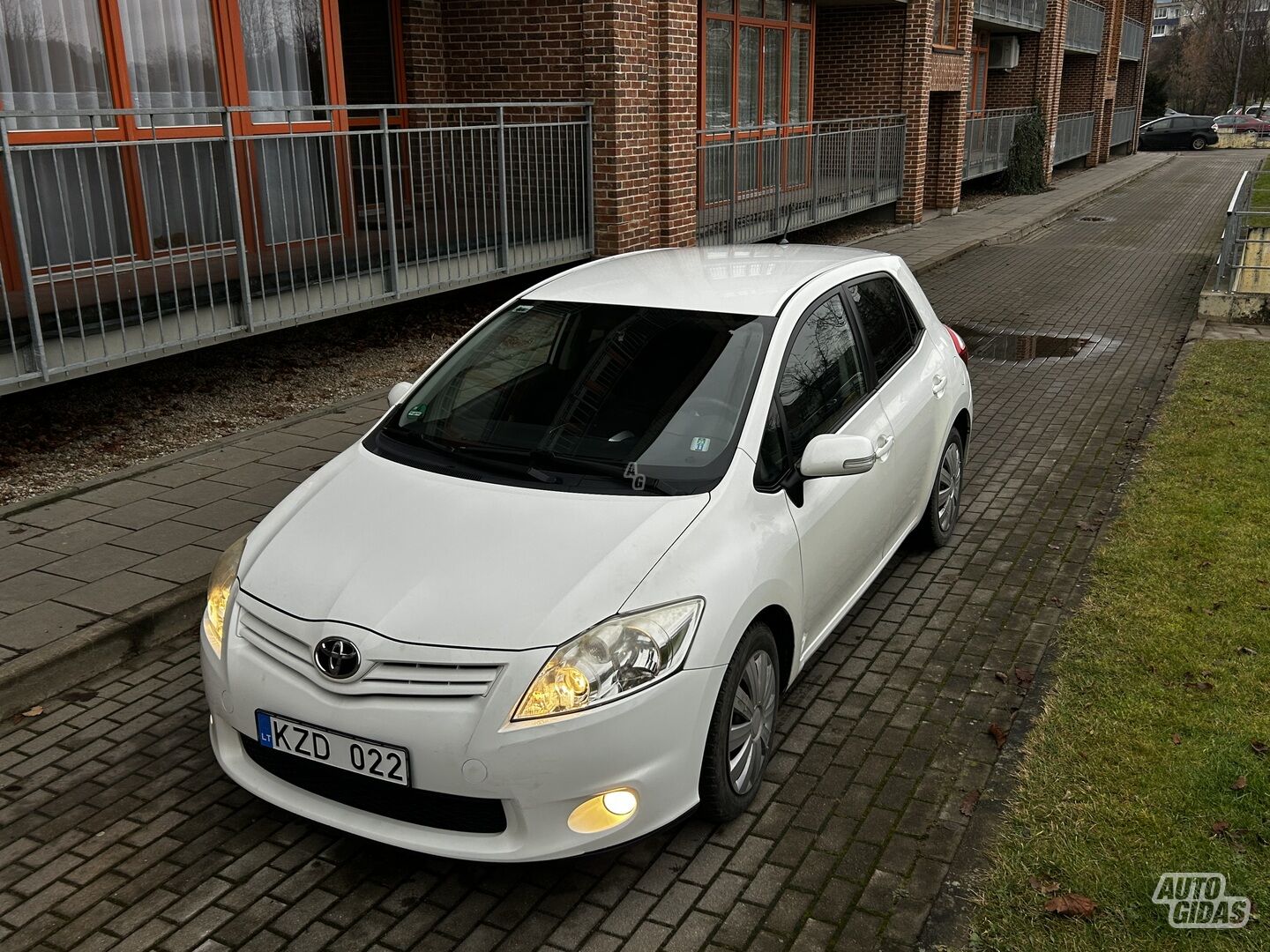 Toyota Auris I 2010 y