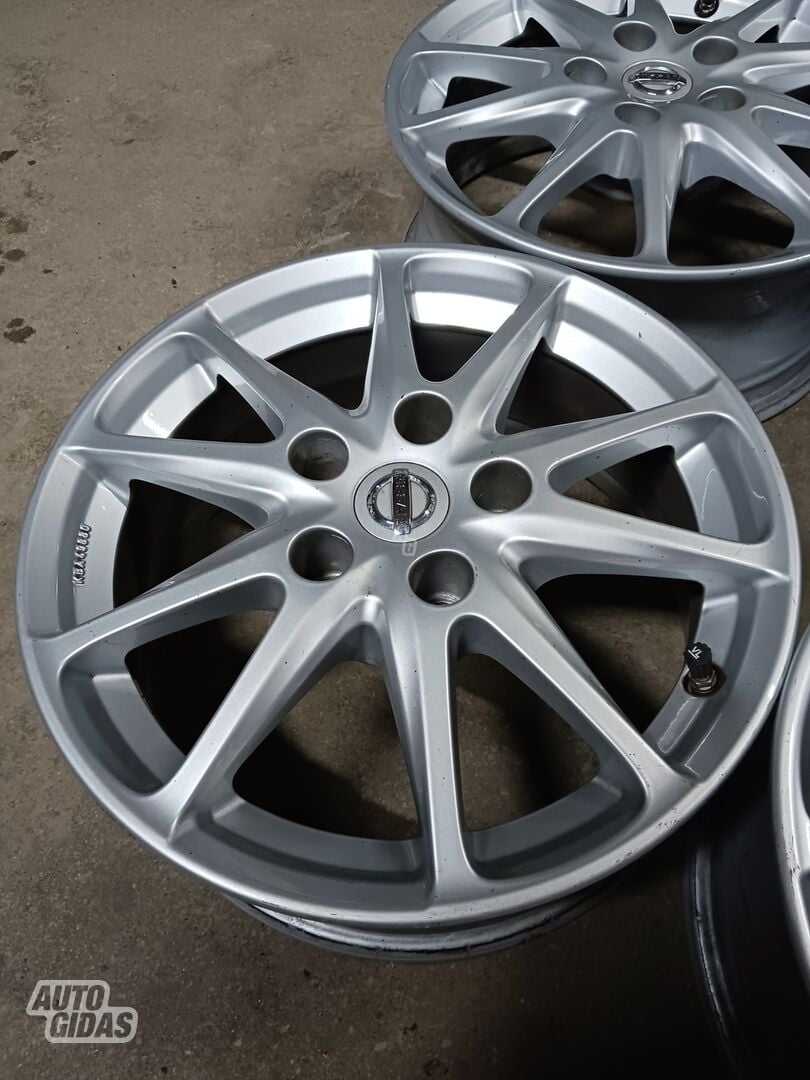 Nissan light alloy R16 rims