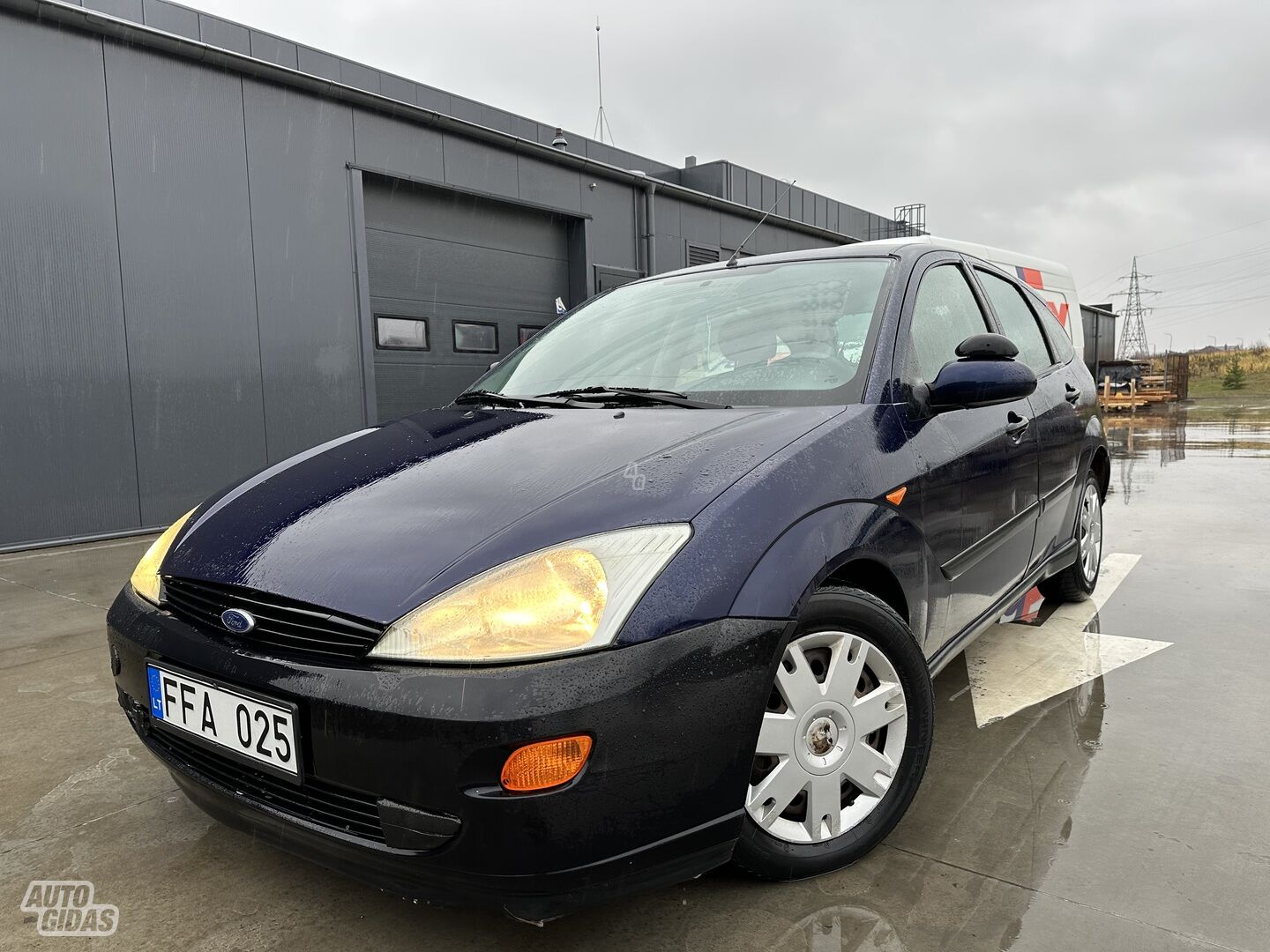 Ford Focus I 2001 y