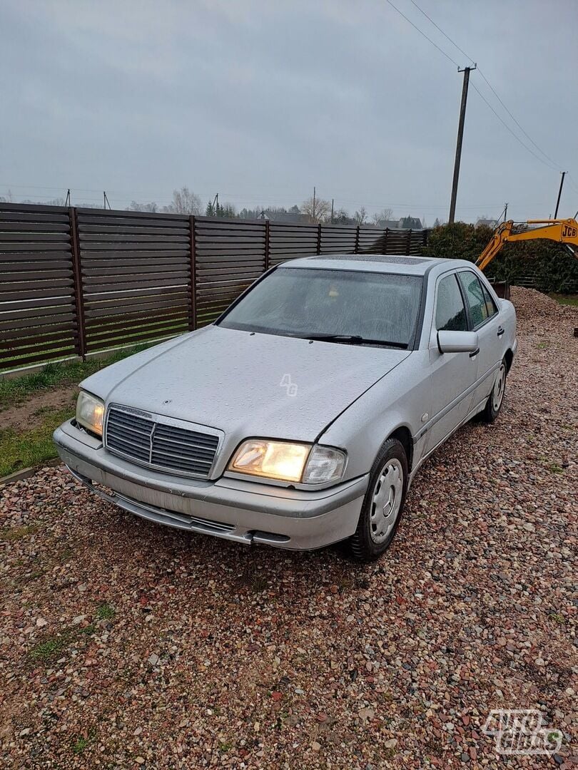 Mercedes-Benz C 180 W202 2000 y