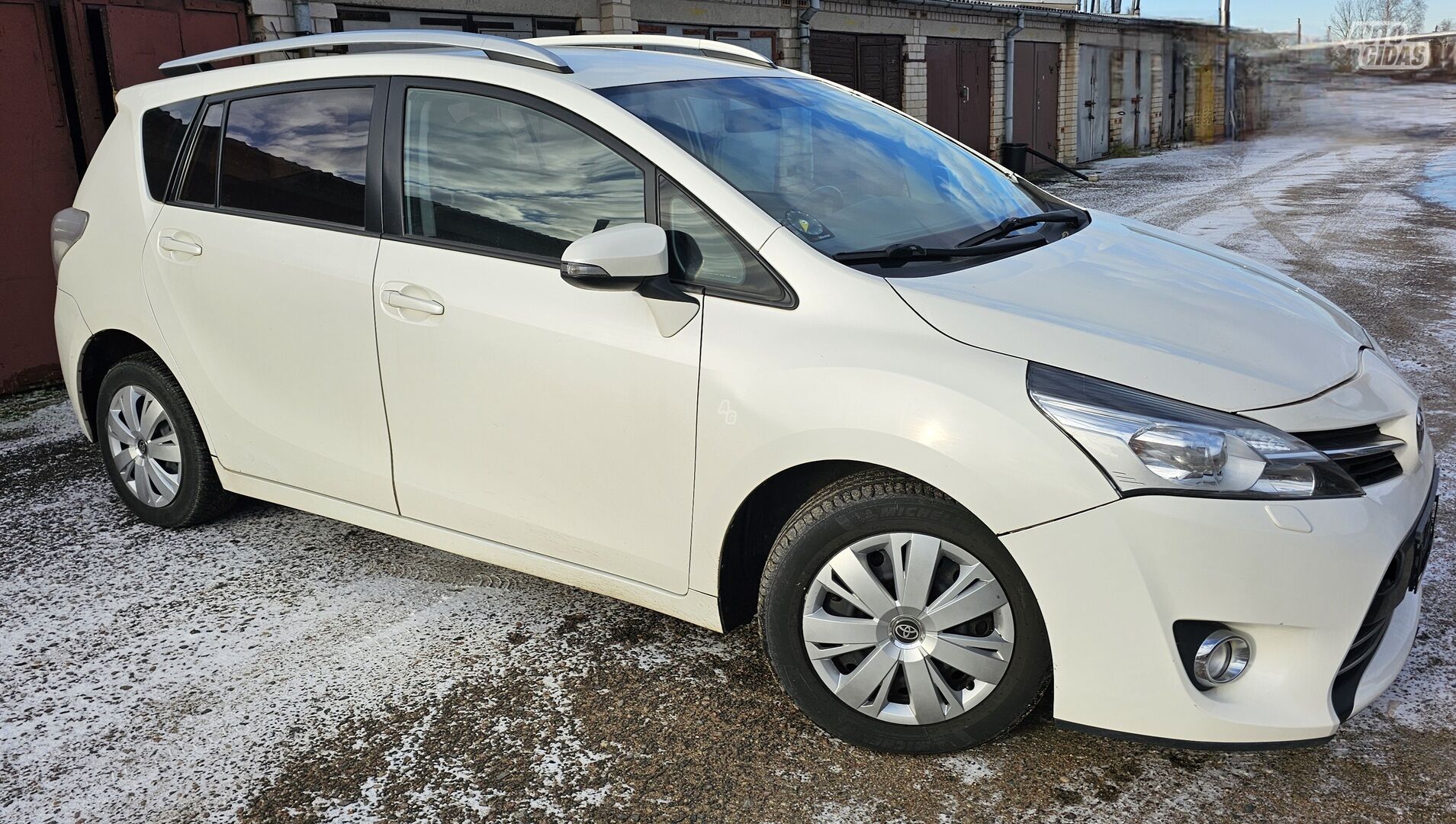 Toyota Verso 2013 г Минивэн