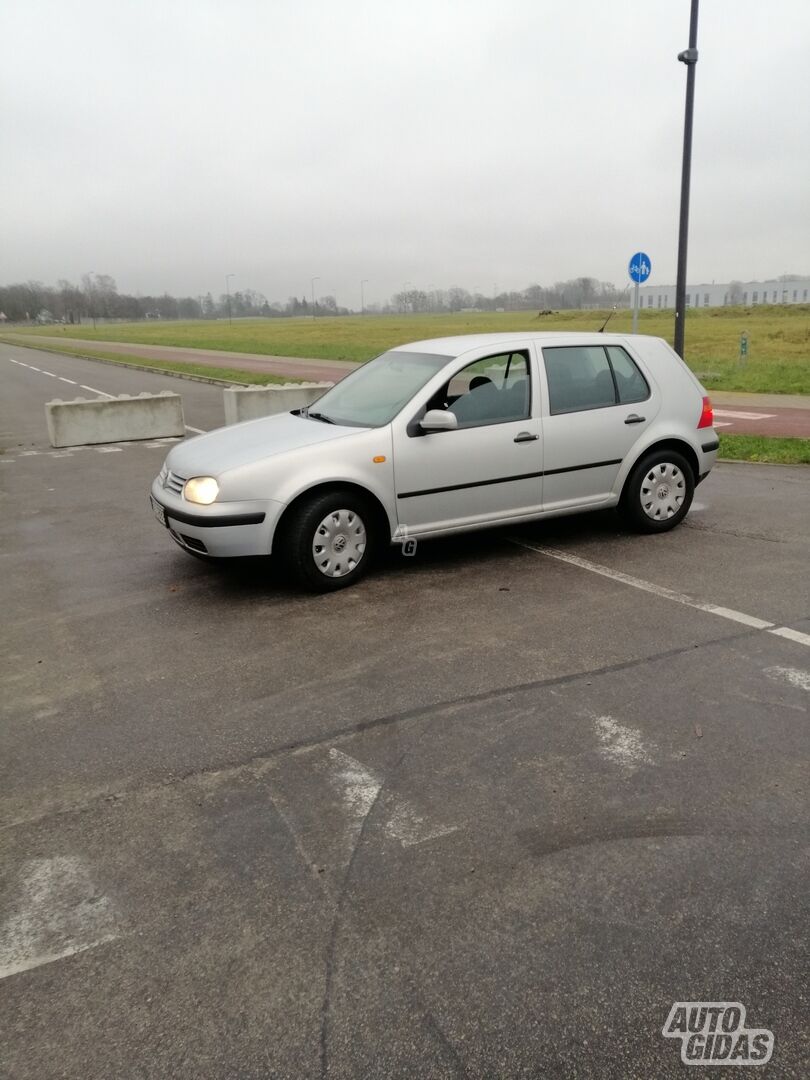 Volkswagen Golf 1999 г Хэтчбек