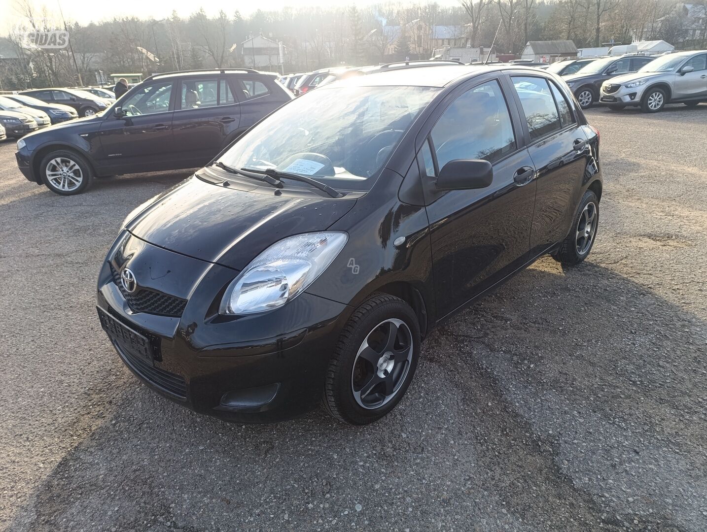 Toyota Yaris 2009 y Hatchback