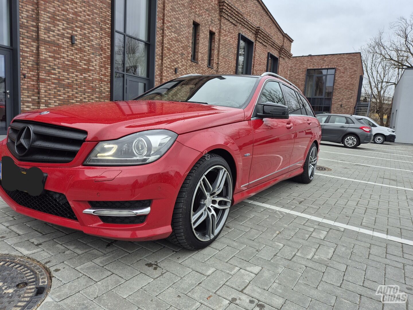 Mercedes-Benz C 180 S204 i 2011 y