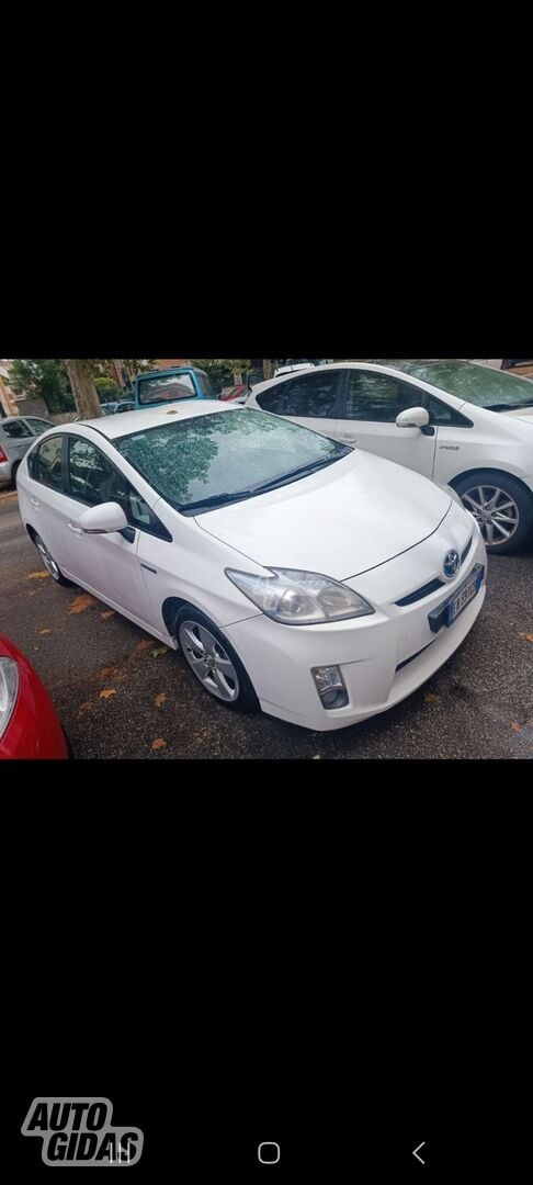 Toyota Prius 2010 y Hatchback