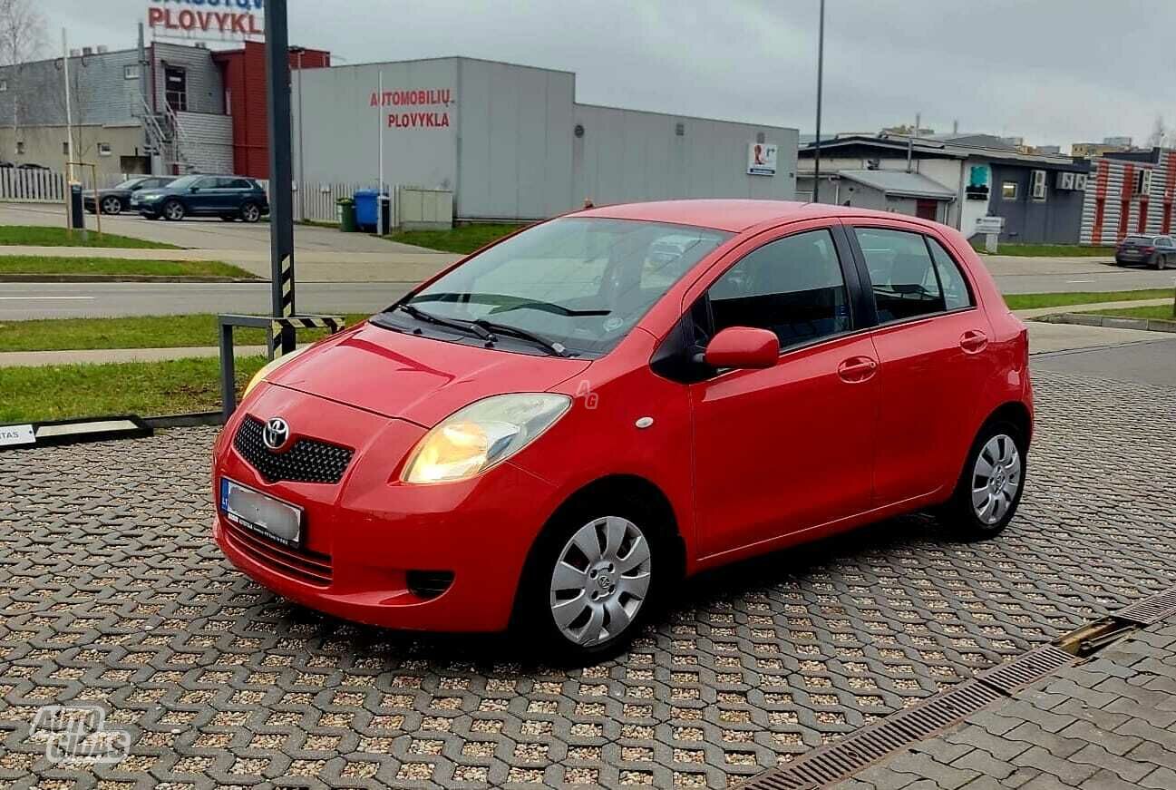 Toyota Yaris II 2006 г