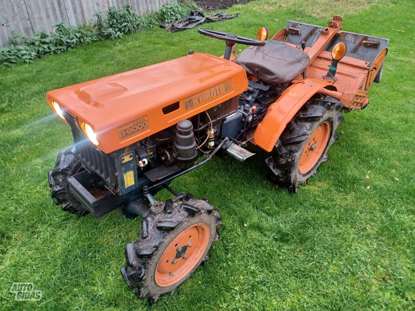 Kubota B6000 1989 m Traktorius