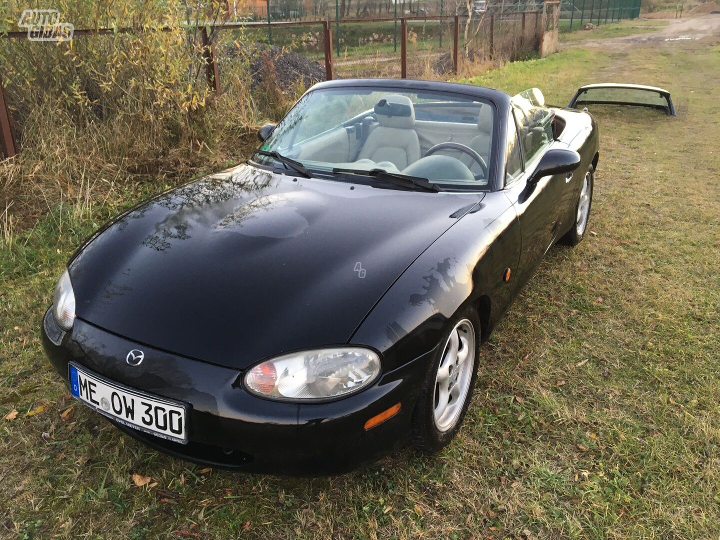 Mazda MX-5 6 speed 2000 m