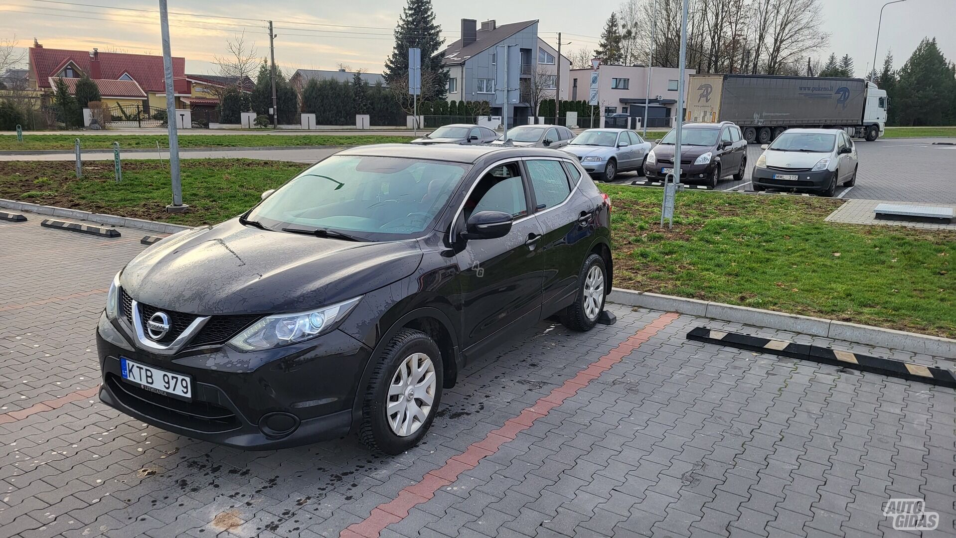 Nissan Qashqai 2014 г Внедорожник / Кроссовер