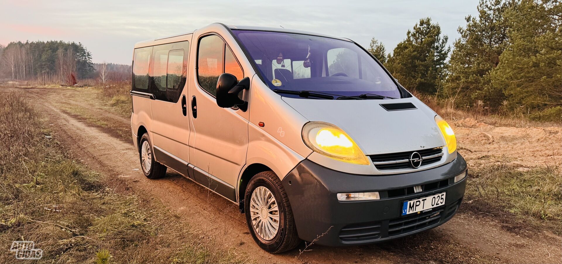 Opel Vivaro 2004 y Minibus