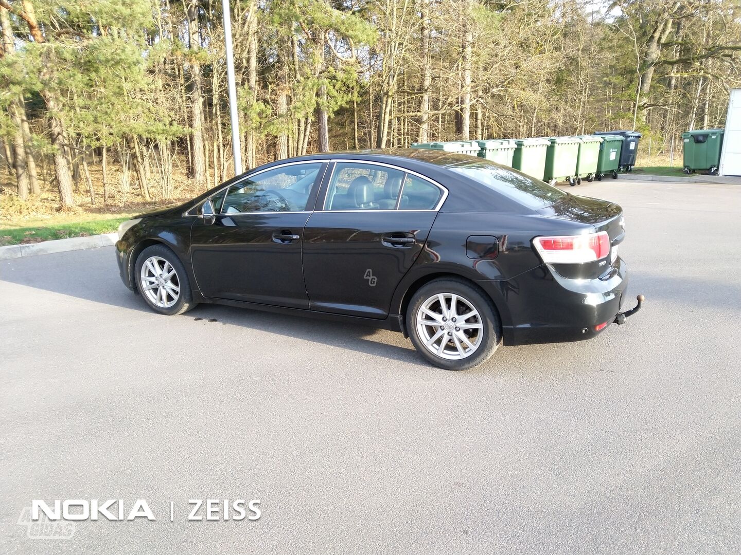 Toyota Avensis 2010 г Седан