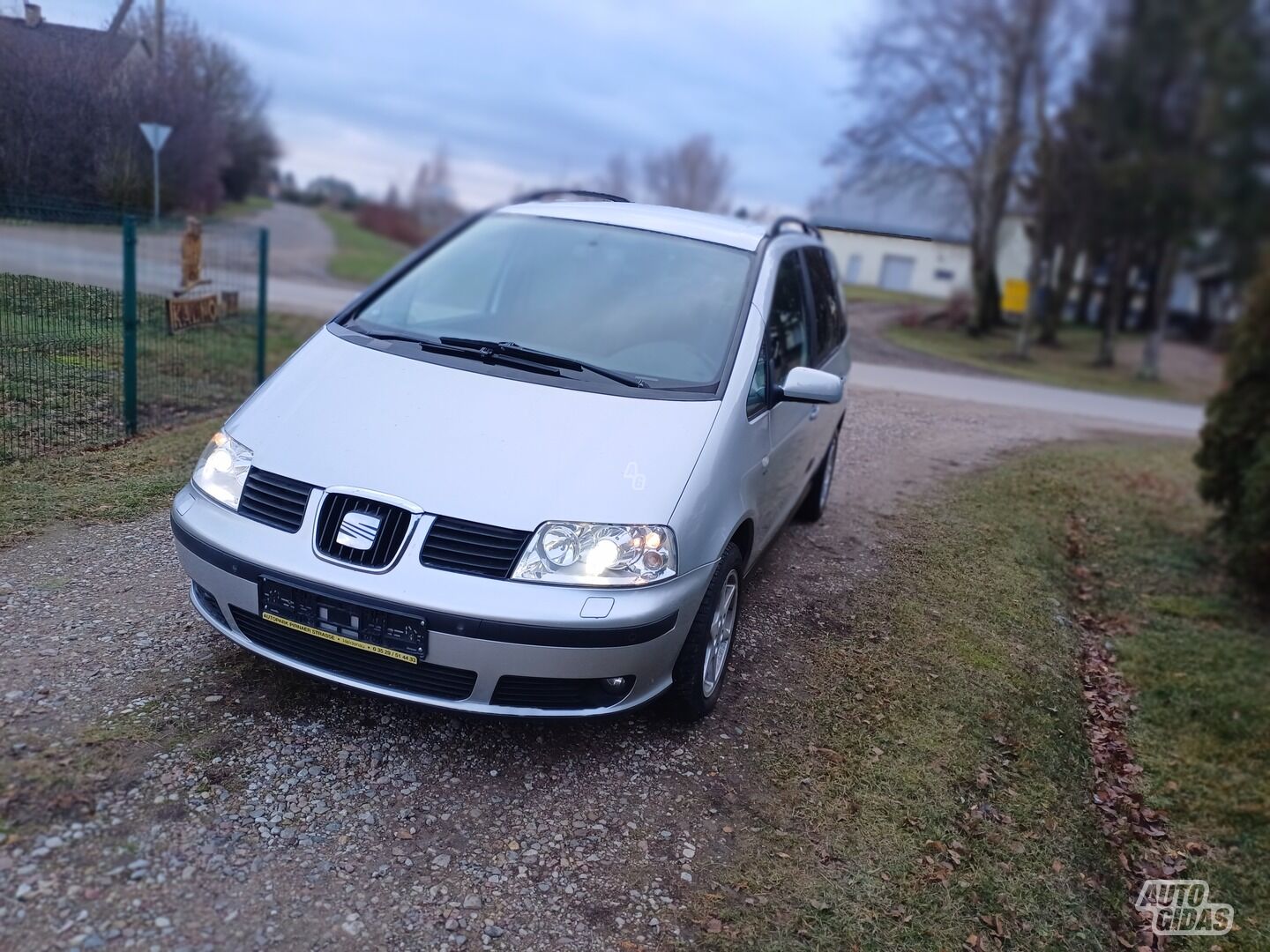 Seat Alhambra 2009 y Van