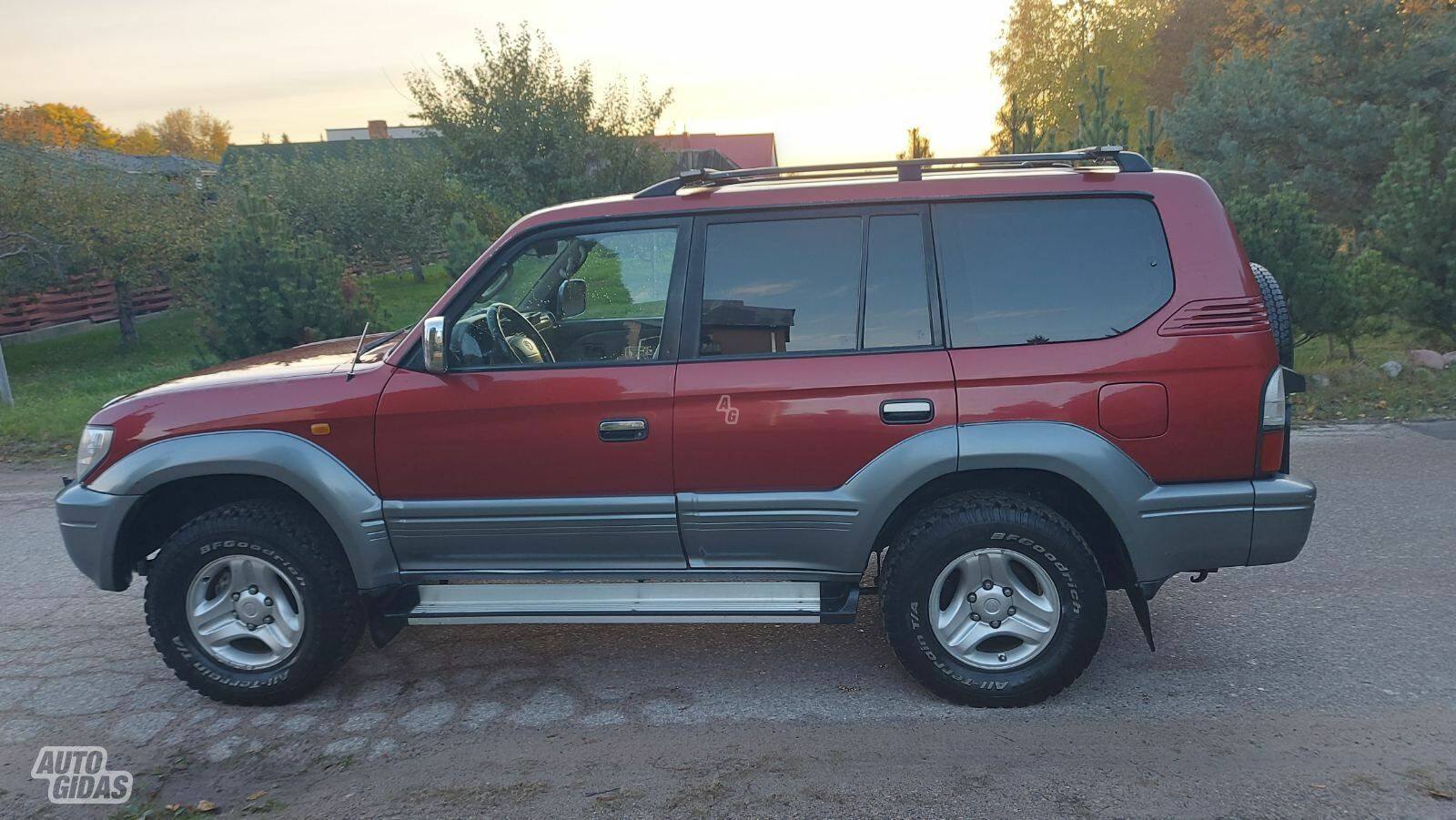 Toyota Land Cruiser 2000 m Visureigis / Krosoveris