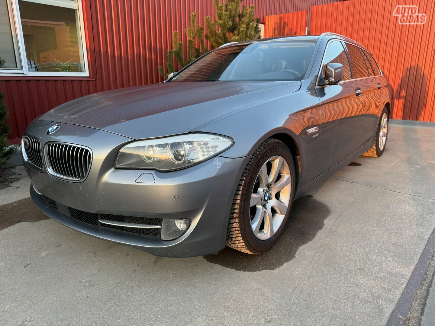 Bmw 530 2011 y parts