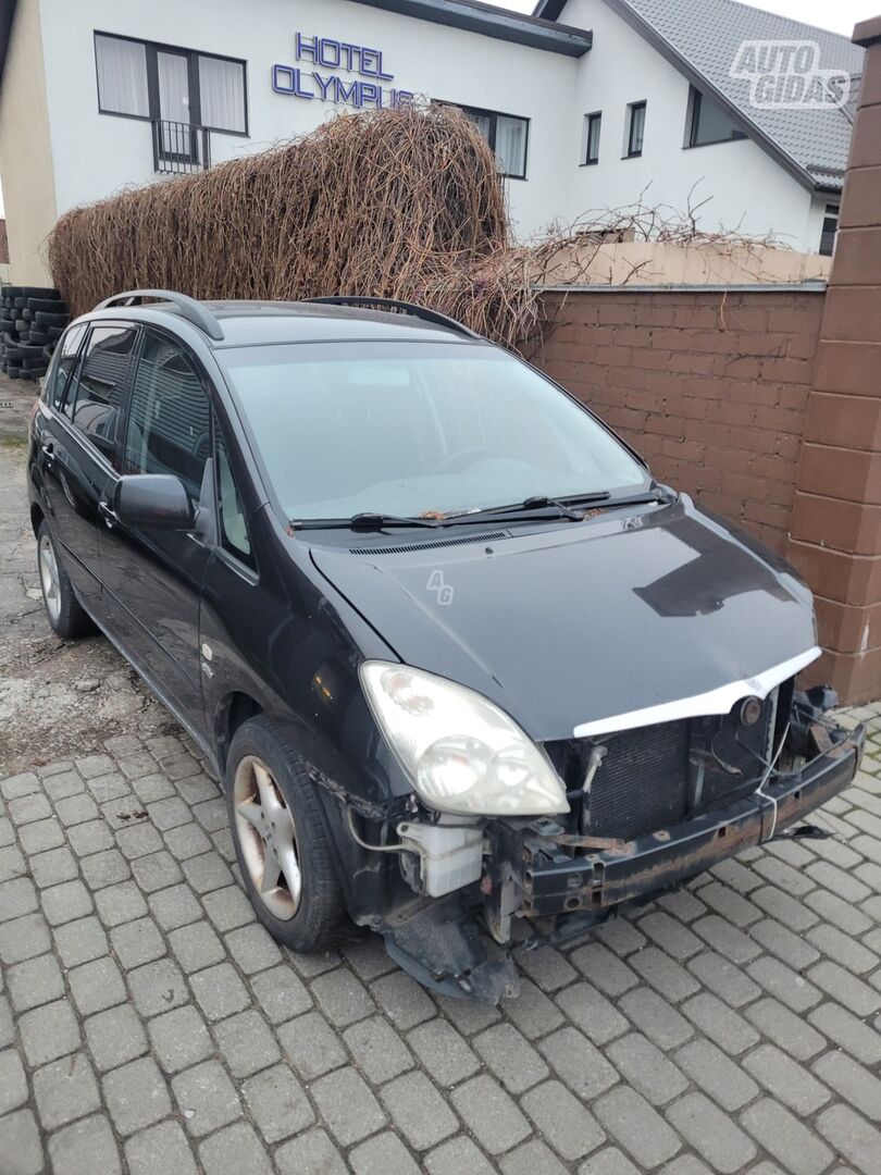 Toyota Corolla Verso I D4d 2002 г