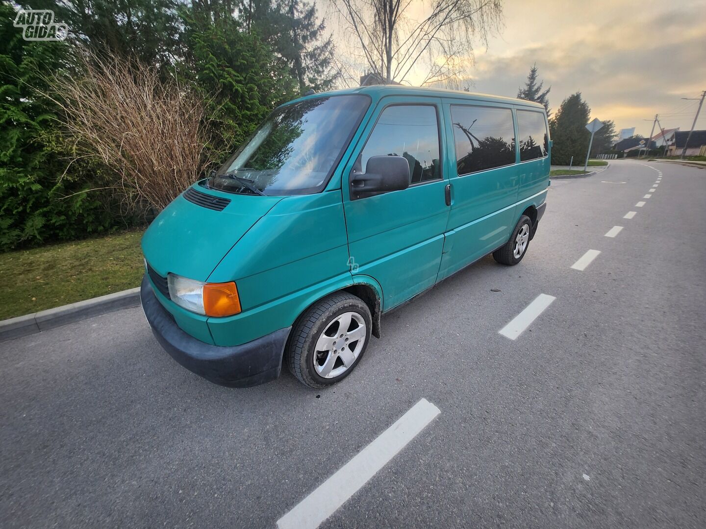 Volkswagen Transporter 2001 y Combi minibus