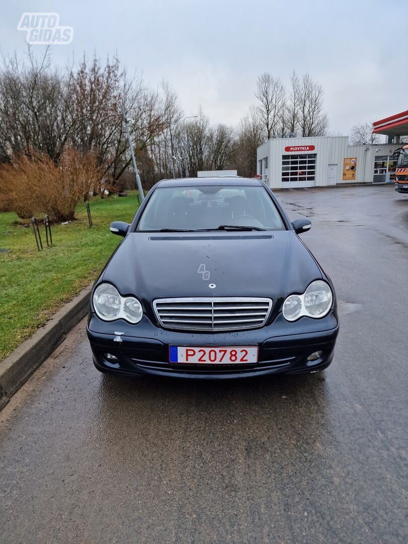 Mercedes-Benz C 180 21913 2005 y