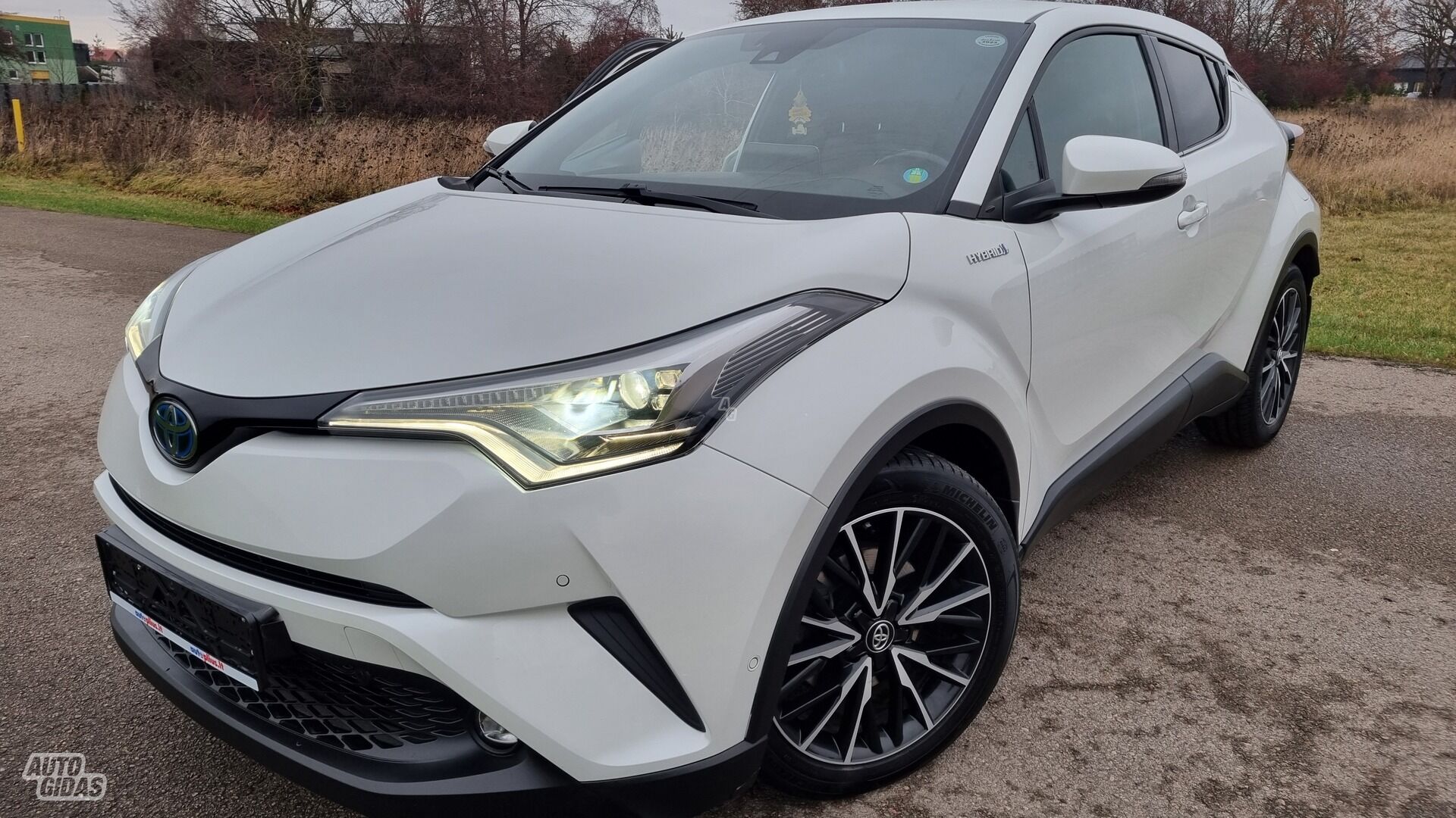 Toyota C-HR 2017 m Visureigis / Krosoveris