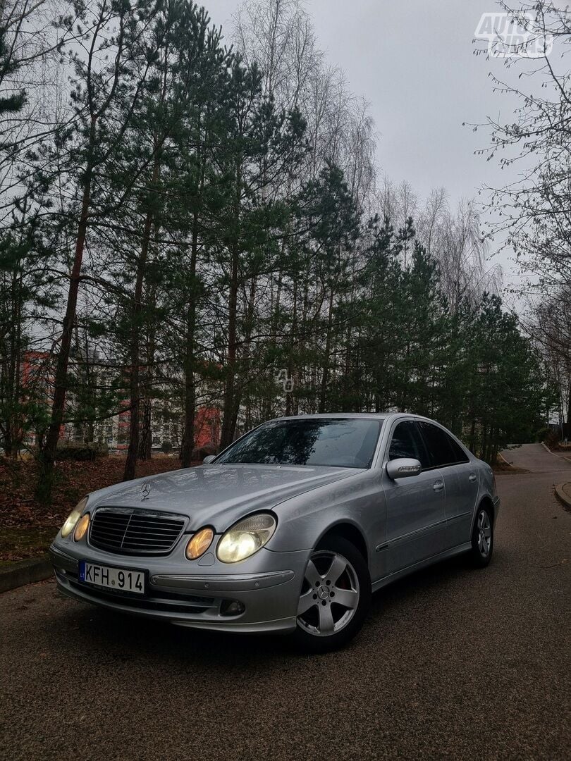 Mercedes-Benz E 220 2005 г Седан