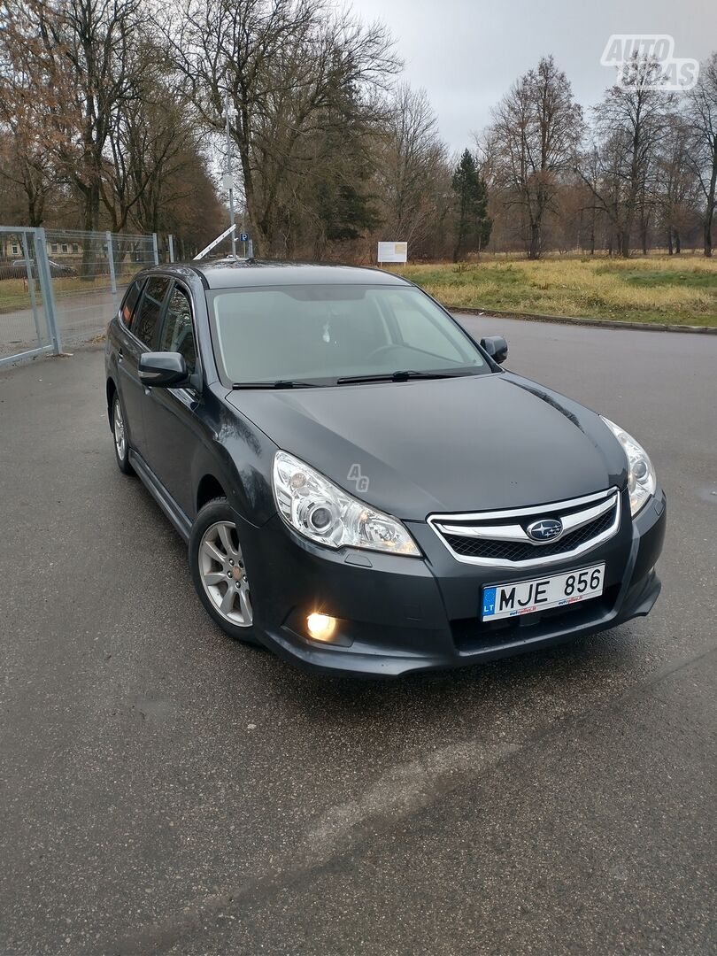 Subaru Legacy 2010 m Universalas