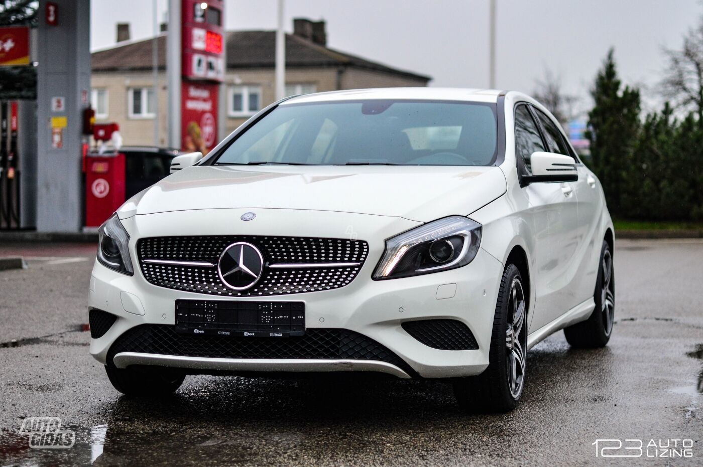 Mercedes-Benz A180 2013 y Hatchback