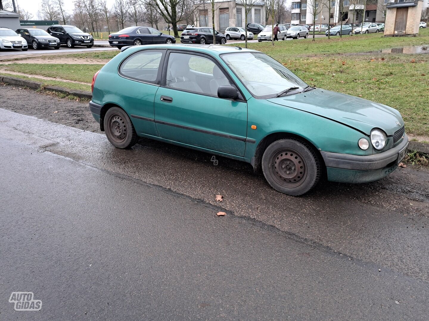 Toyota Corolla 1998 г Хэтчбек