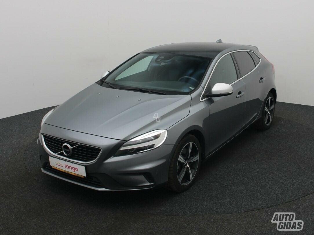 Volvo V40 2019 г Хэтчбек