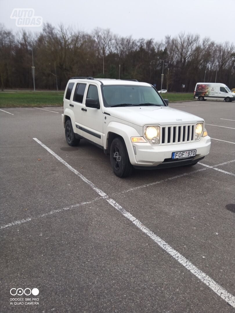 Jeep Liberty 2007 г Внедорожник / Кроссовер