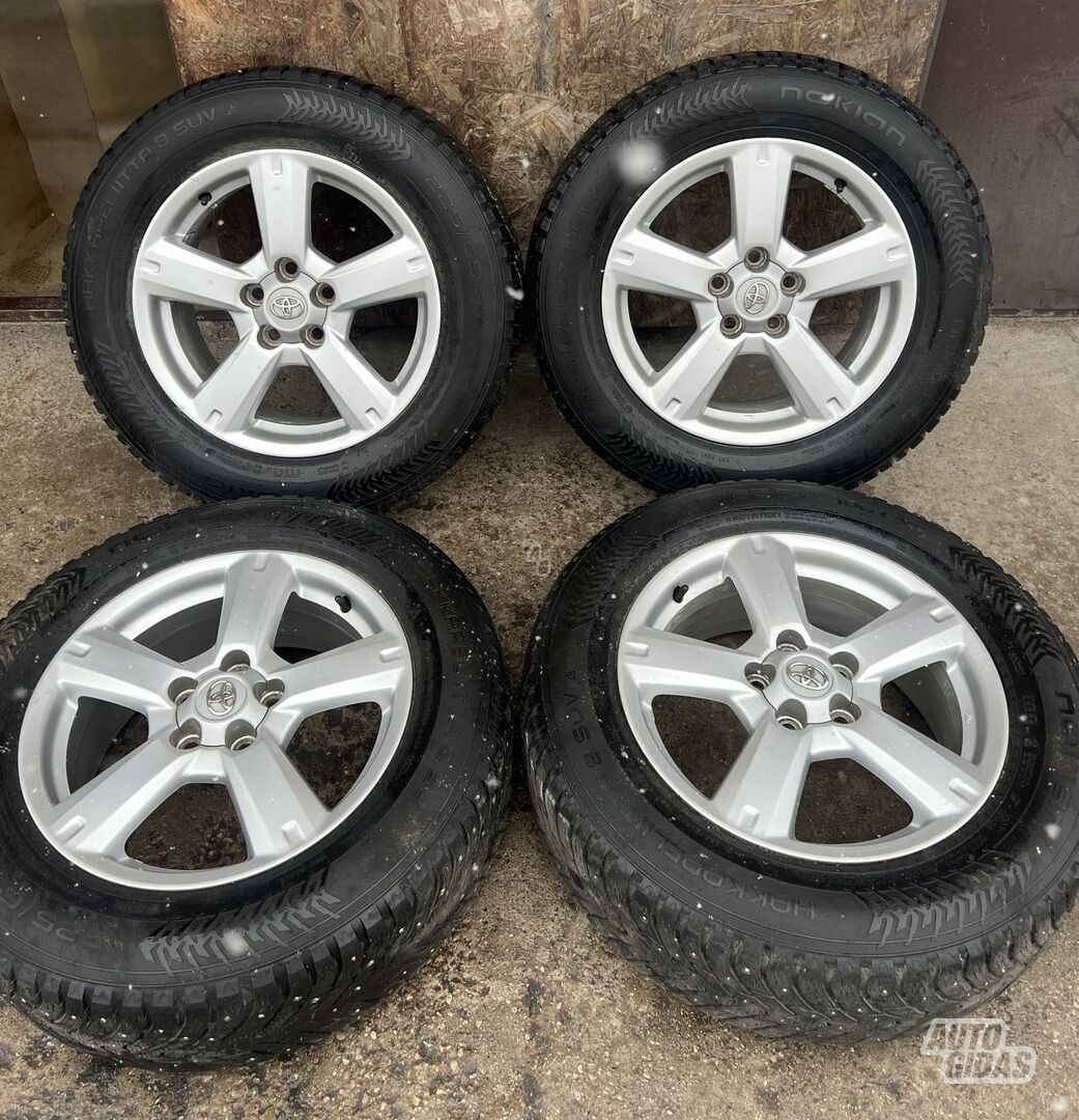 Toyota RAV 4,  light alloy R17 rims