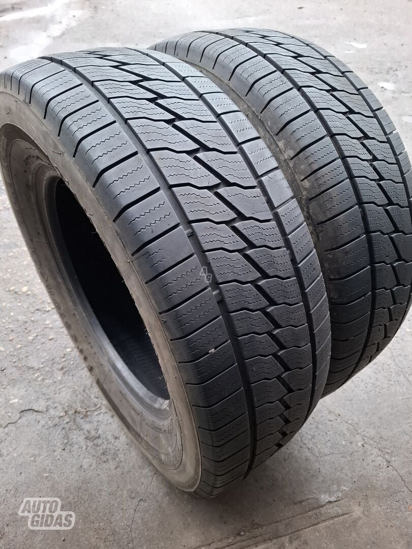 Firestone R16C universalios padangos lengviesiems