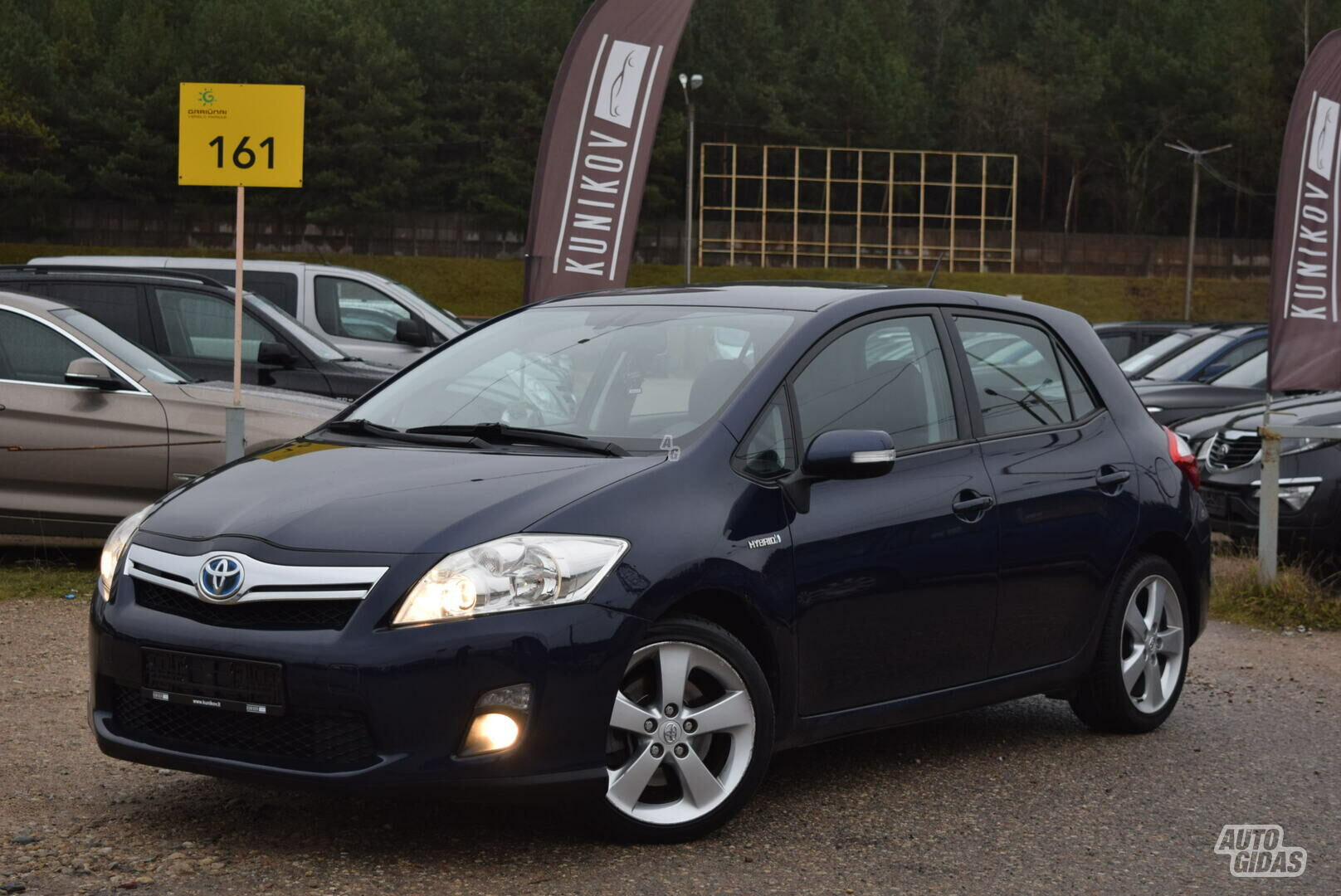 Toyota Auris Hybrid 2011 m