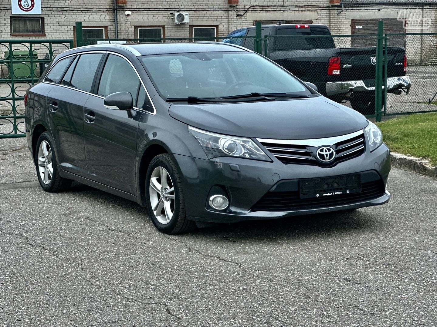 Toyota Avensis 2012 y Wagon