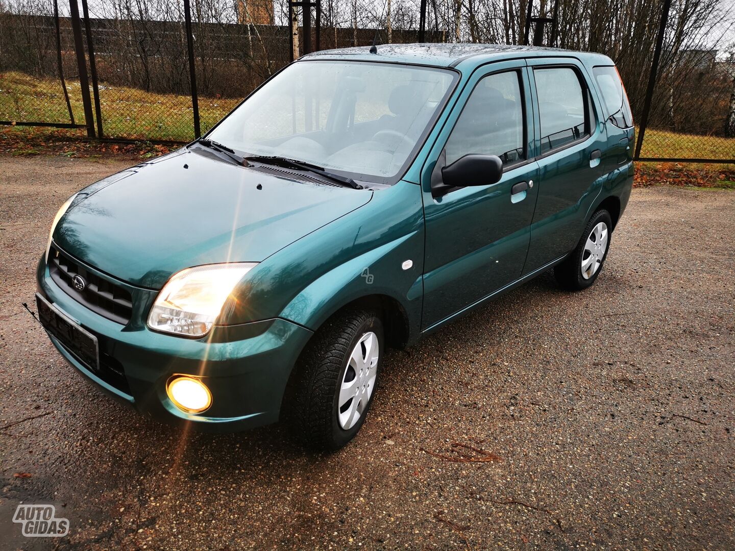 Subaru Justy 2009 y Hatchback