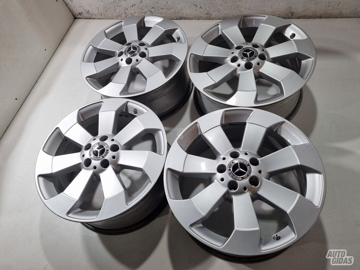 Mercedes-Benz Vito, Viano R18 V 250 light alloy R18 rims