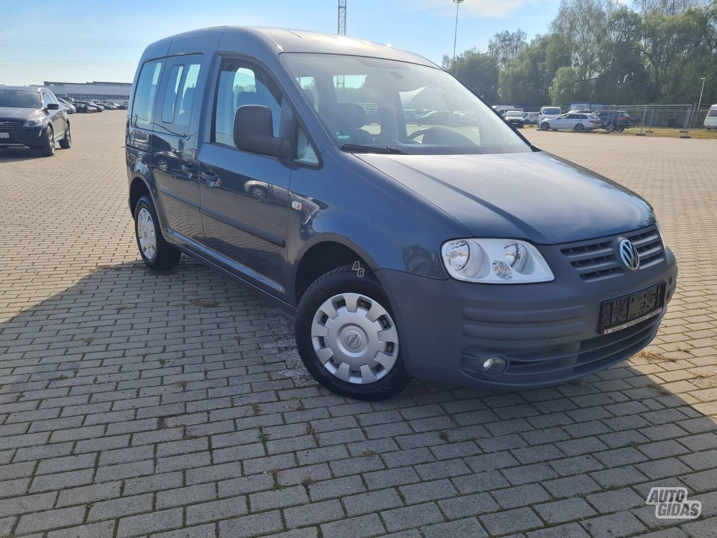 Volkswagen Caddy LIFE TEAM 2010 y