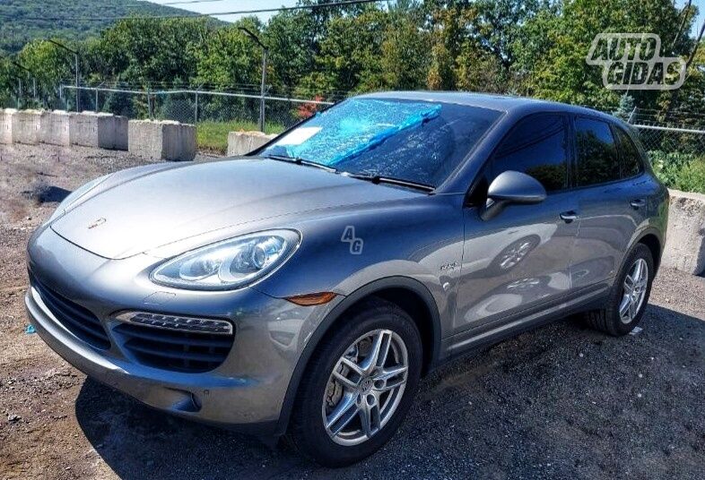 Porsche Cayenne 2012 г запчясти