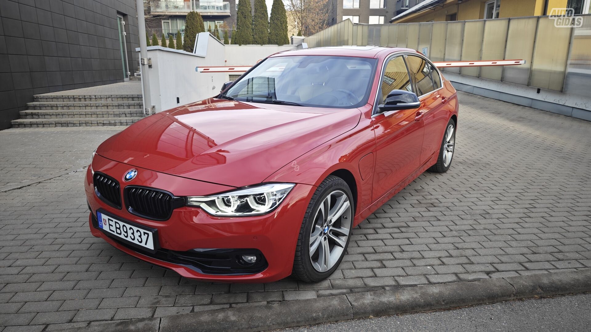 Bmw 330 F30 2017 m