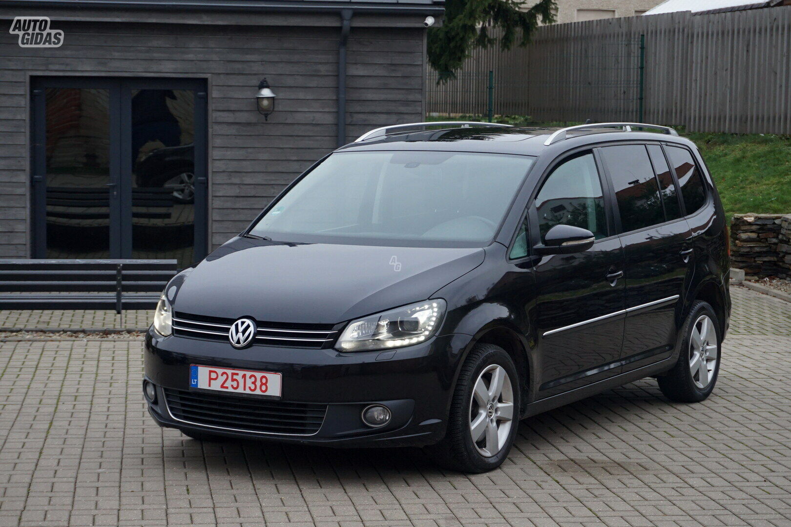 Volkswagen Touran 2011 г Минивэн