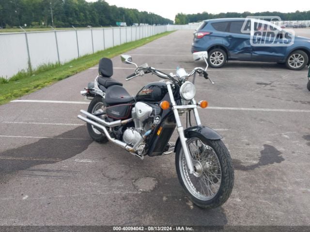 Honda VT 2001 y Chopper / Cruiser / Custom motorcycle