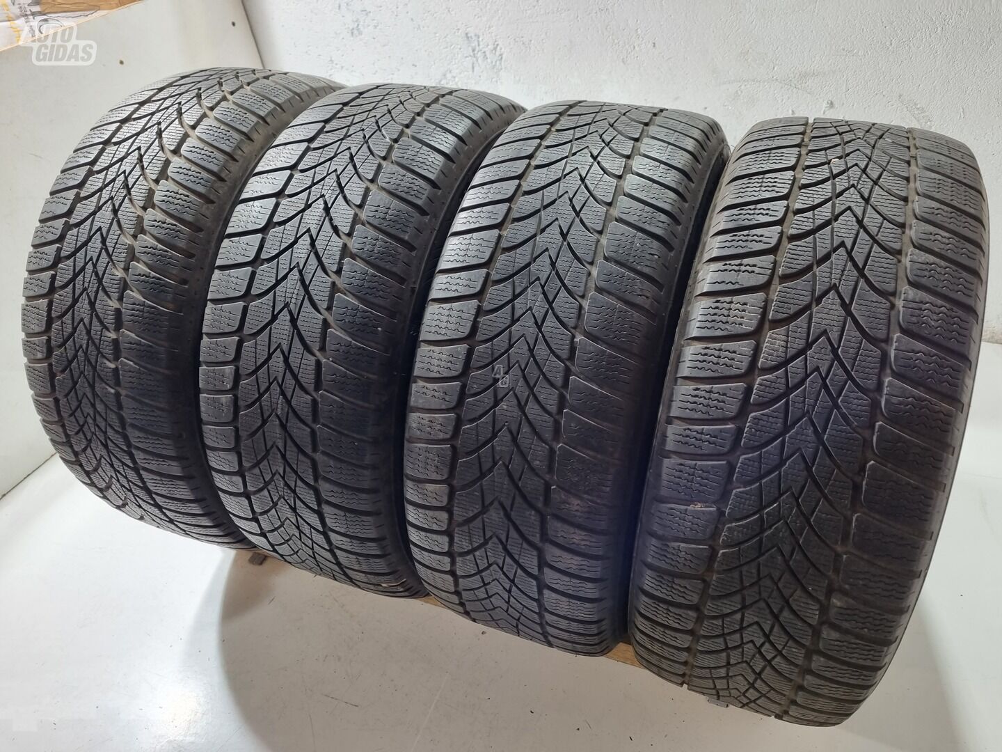 Dunlop 5-6mm R17 зимние шины для автомобилей