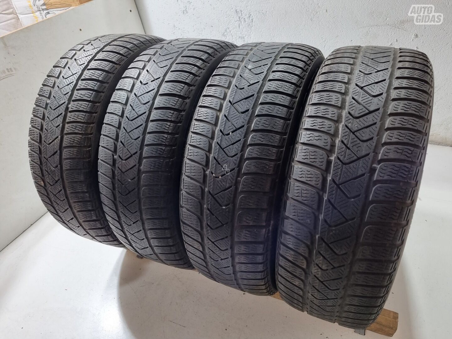 Pirelli 4mm R16 зимние шины для автомобилей