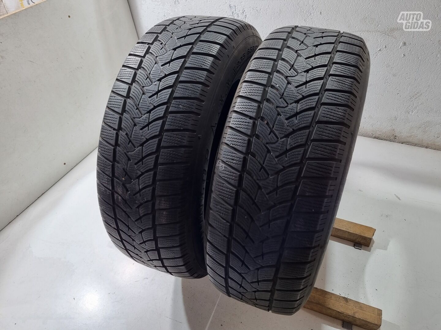 Dunlop 5-6mm R17 зимние шины для автомобилей