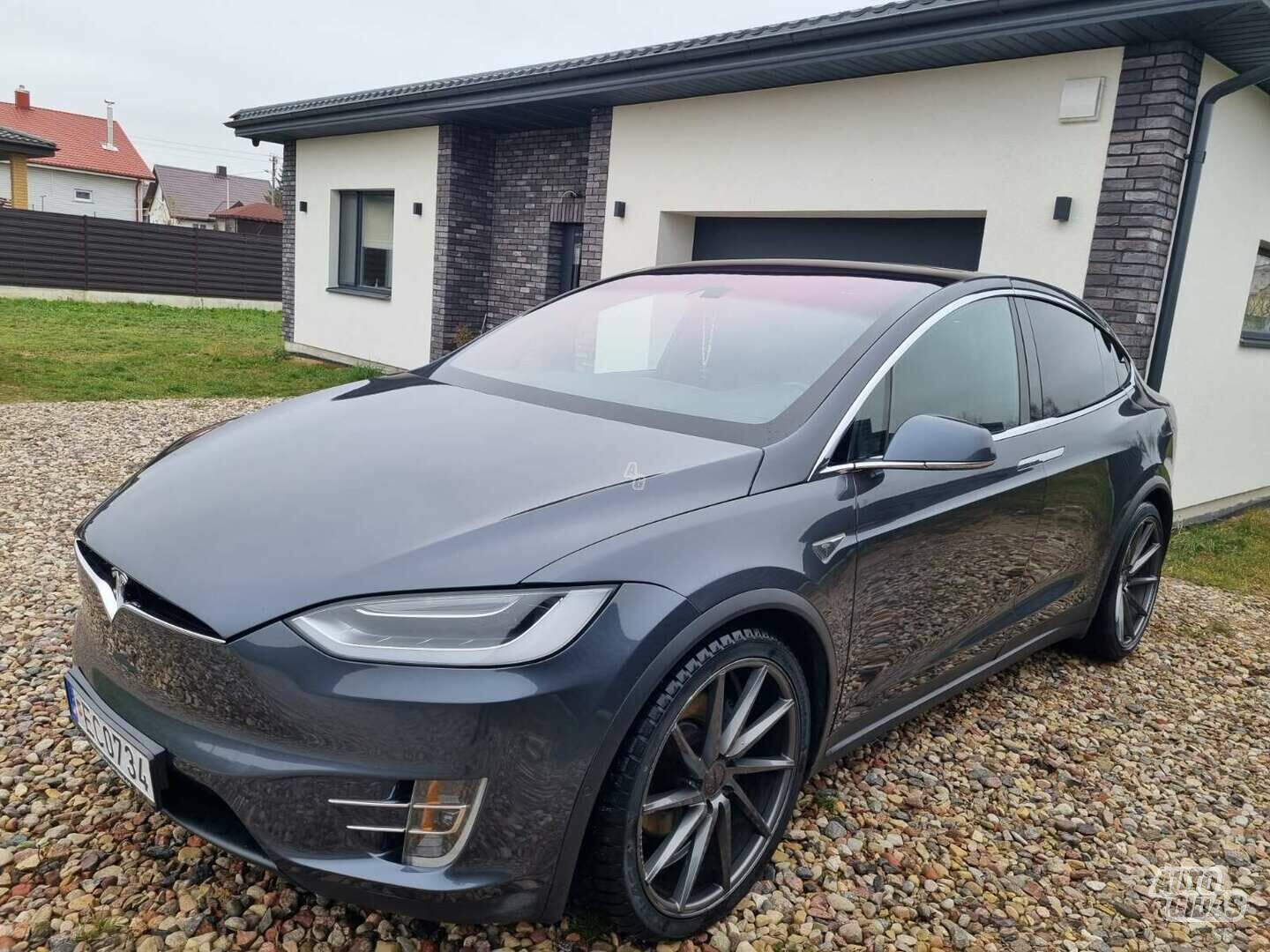 Tesla Model X 2016 г Минивэн