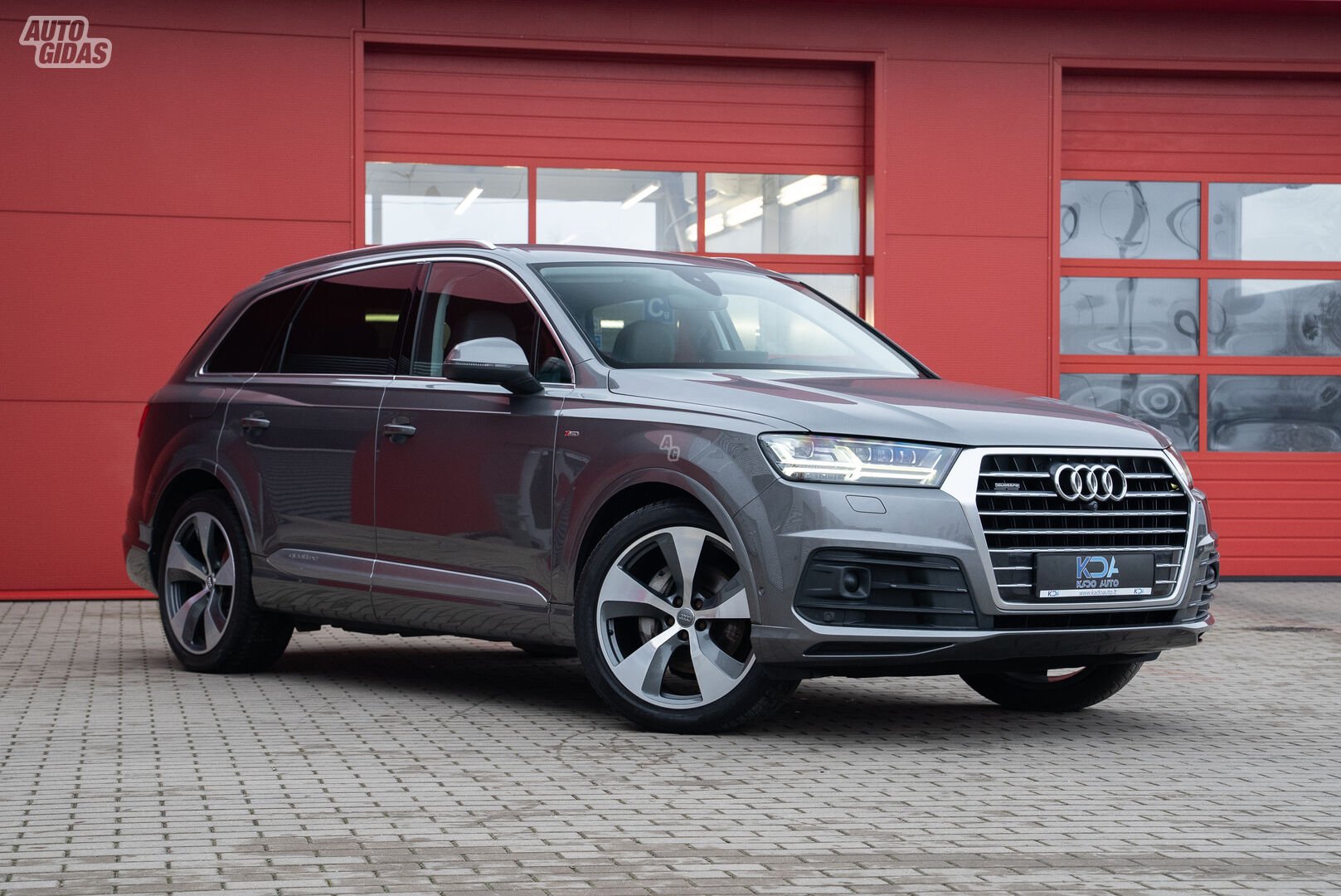 Audi Q7 2016 y Off-road / Crossover