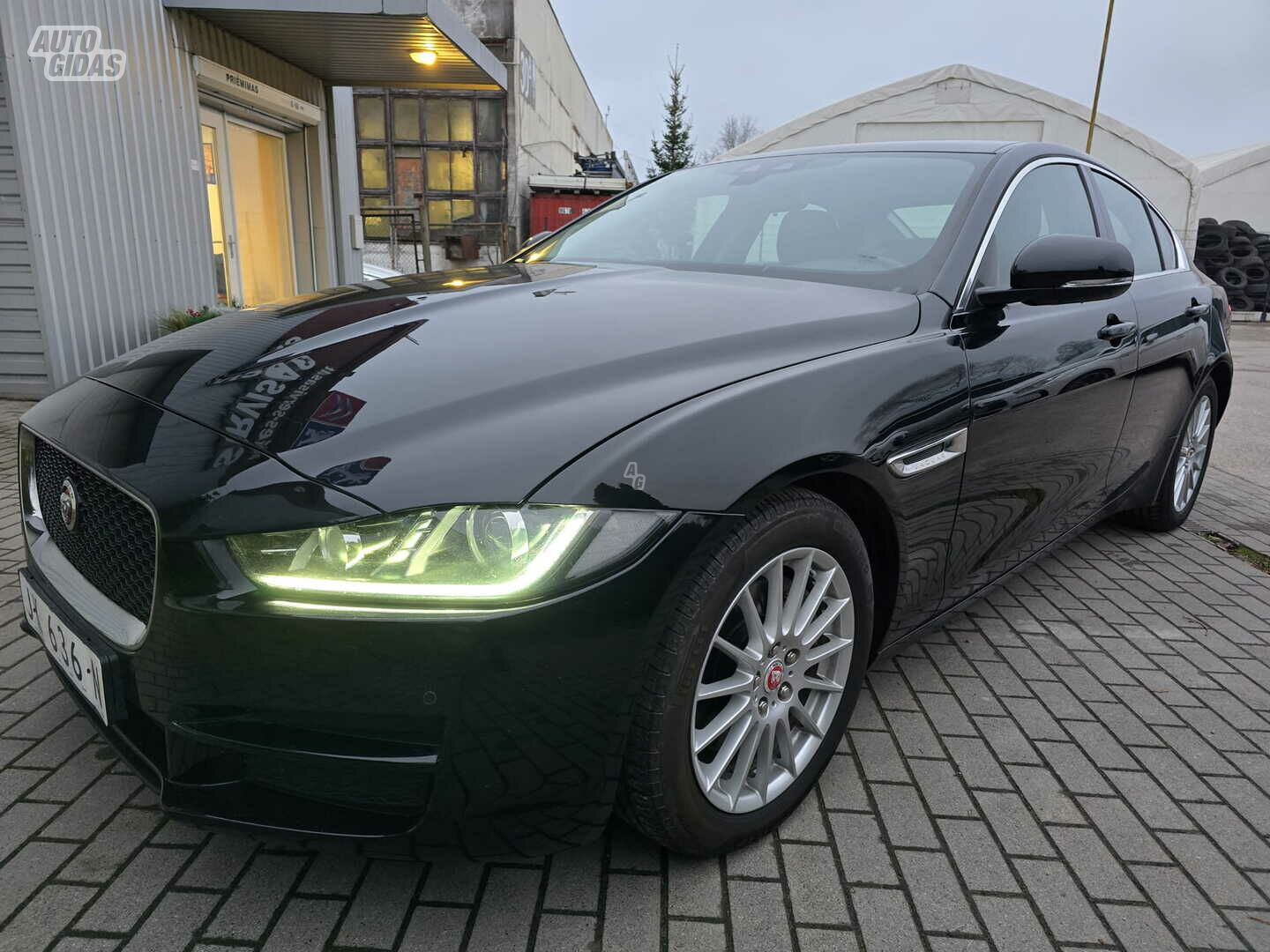 Jaguar XE 2016 г Седан